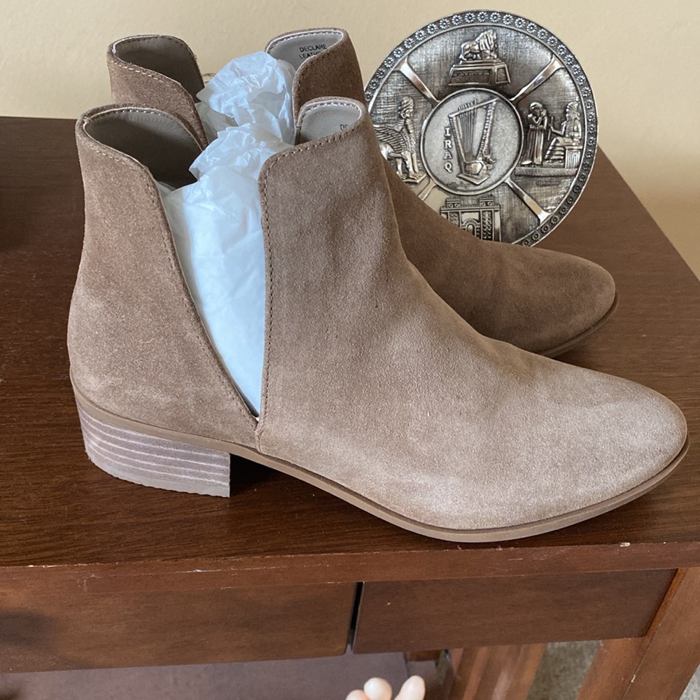 Only Worn Once Steve Madden Booties Size 9 - image 2